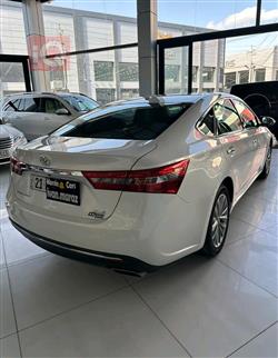 تويوتا أفالون